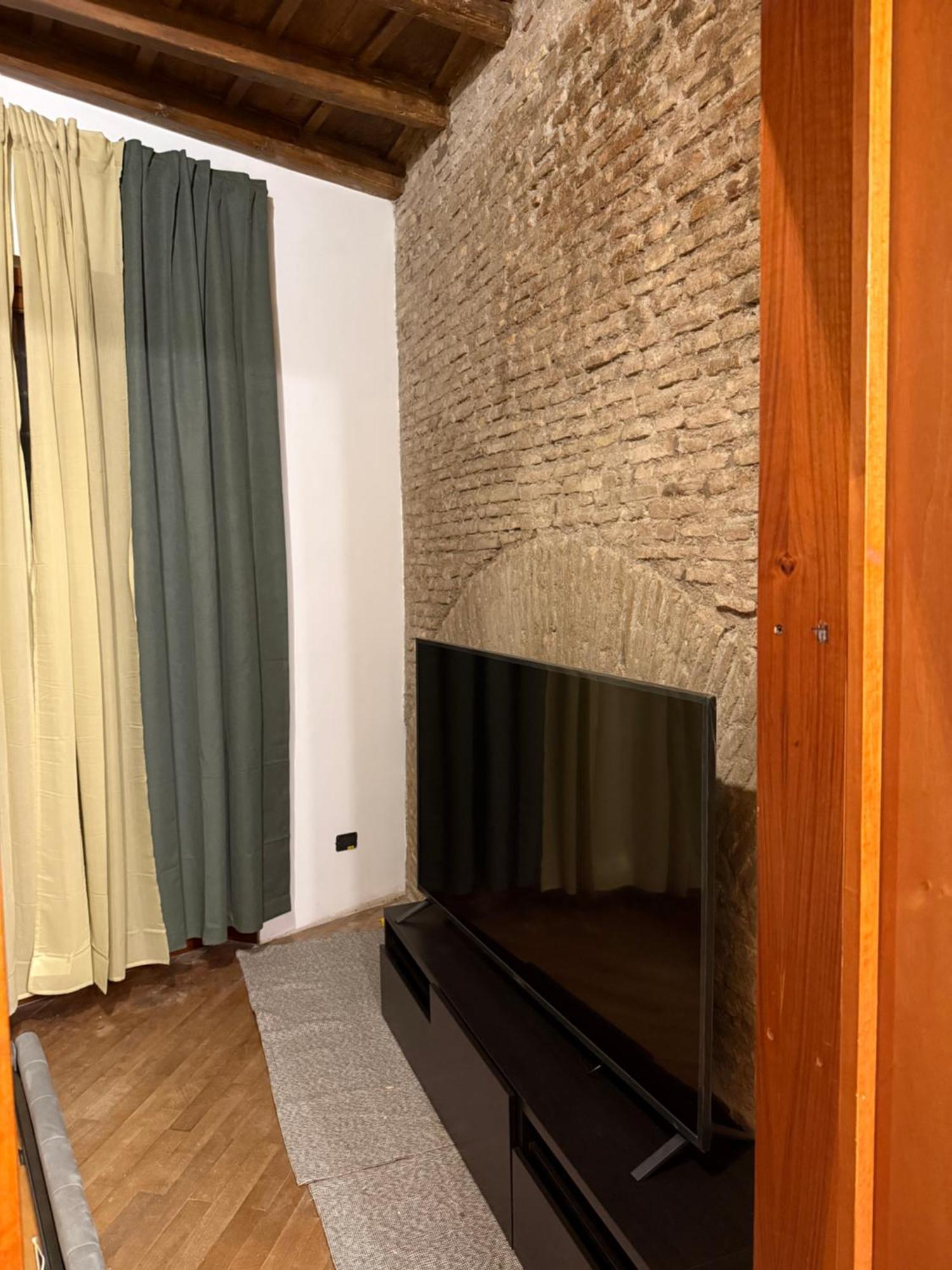 Fico Giallo - Piazza Navona Apartment *
